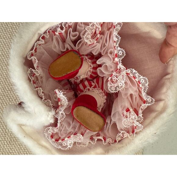 Vintage Madame Alexander Mrs. Claus Doll with Tag - Picture 8 of 10